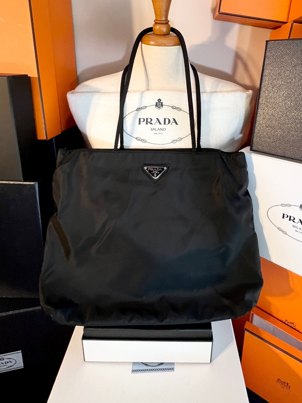 Prada⭐️Black Nylon Tote 4 pockets/2 zipper pockets!. LIKE NEW! Price Firm - Picture 8 of 12